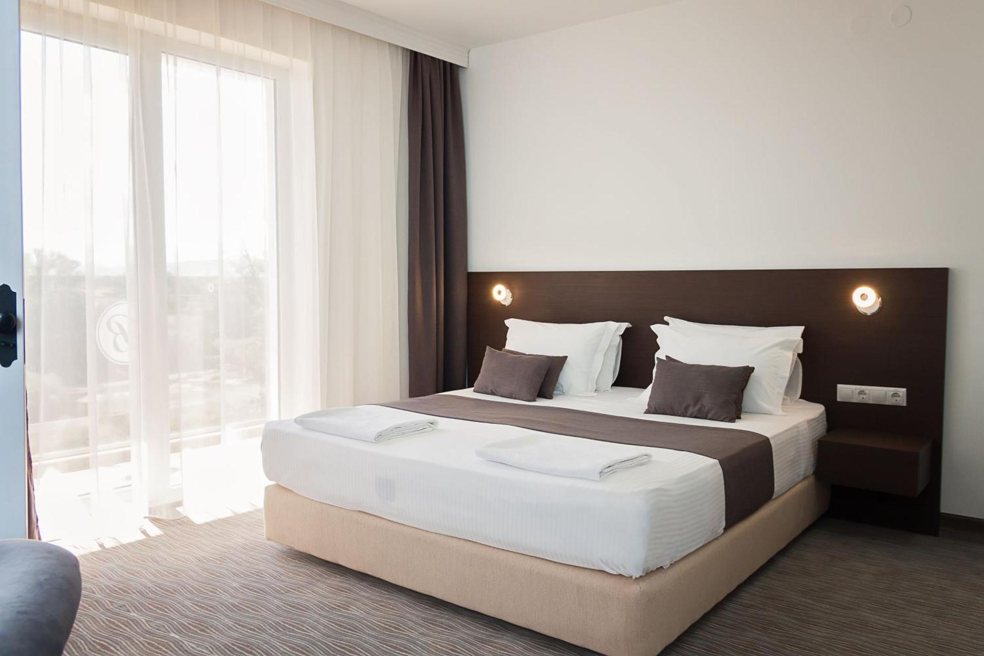 Bosphorus Hotel Aleksinac Exterior photo