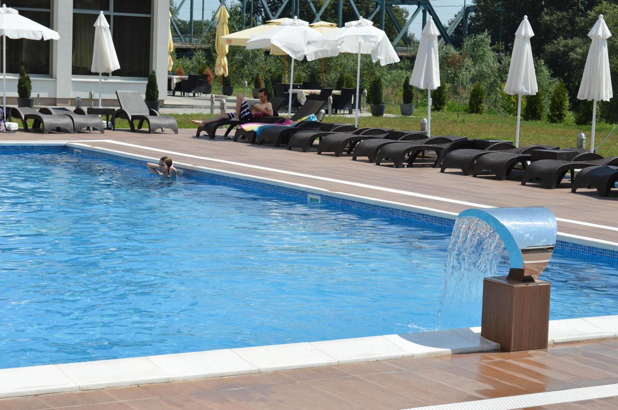 Bosphorus Hotel Aleksinac Exterior photo